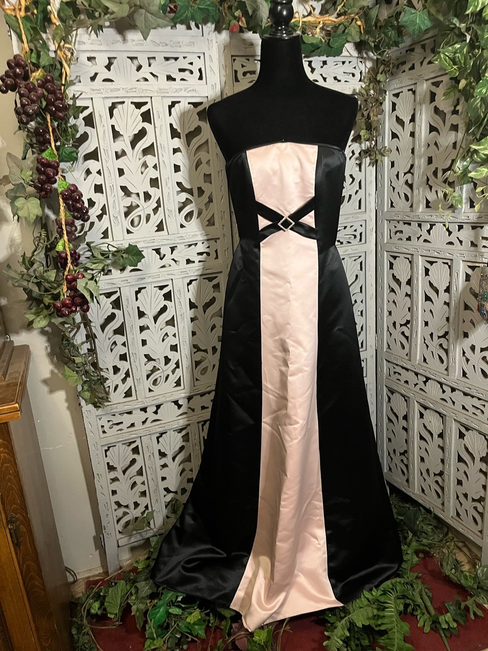 VINTAGE 90’s JESSICA McCLINTOCK FOR GUNNE SAX SATIN PINK OVER BLACK FORMAL DRESS